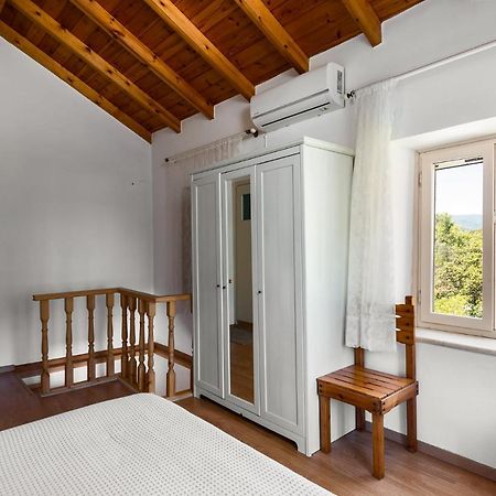 Traditional Rustic Maisonette By Konnect Agios Ioannis Peristeron  Exterior photo
