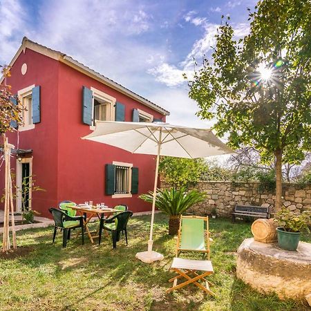 Traditional Rustic Maisonette By Konnect Agios Ioannis Peristeron  Exterior photo