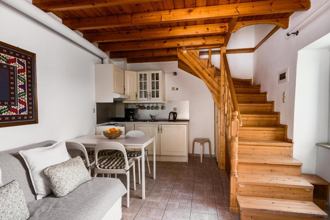 Traditional Rustic Maisonette By Konnect Agios Ioannis Peristeron  Exterior photo
