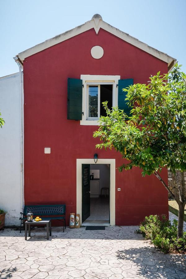 Traditional Rustic Maisonette By Konnect Agios Ioannis Peristeron  Exterior photo