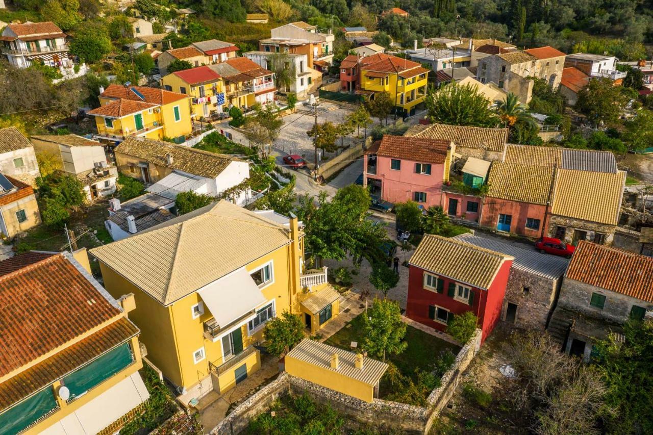 Traditional Rustic Maisonette By Konnect Agios Ioannis Peristeron  Exterior photo