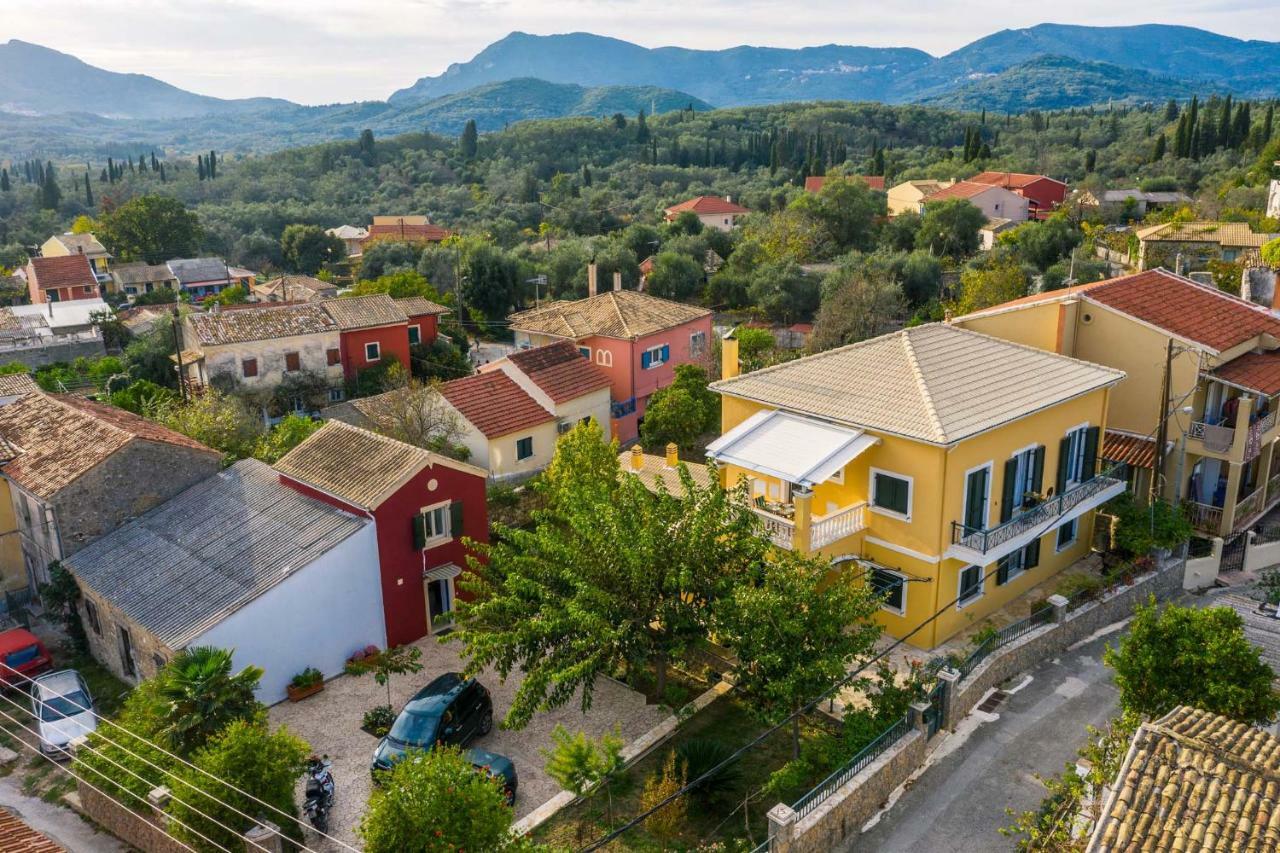 Traditional Rustic Maisonette By Konnect Agios Ioannis Peristeron  Exterior photo